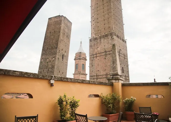 Albergo Garisenda Con Terrazza Panoramica Sulle Due Torri Bologne